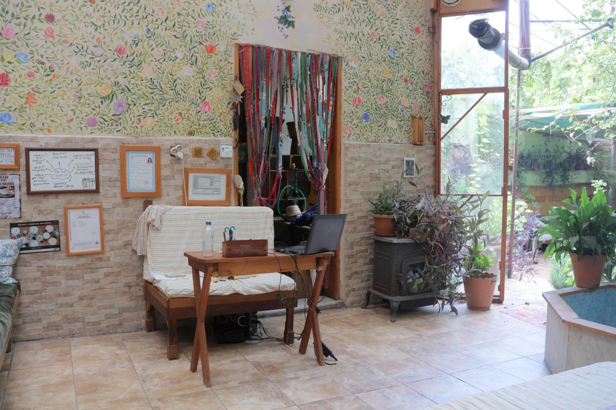 Lotus Garden Hostel איזמיר מראה חיצוני תמונה